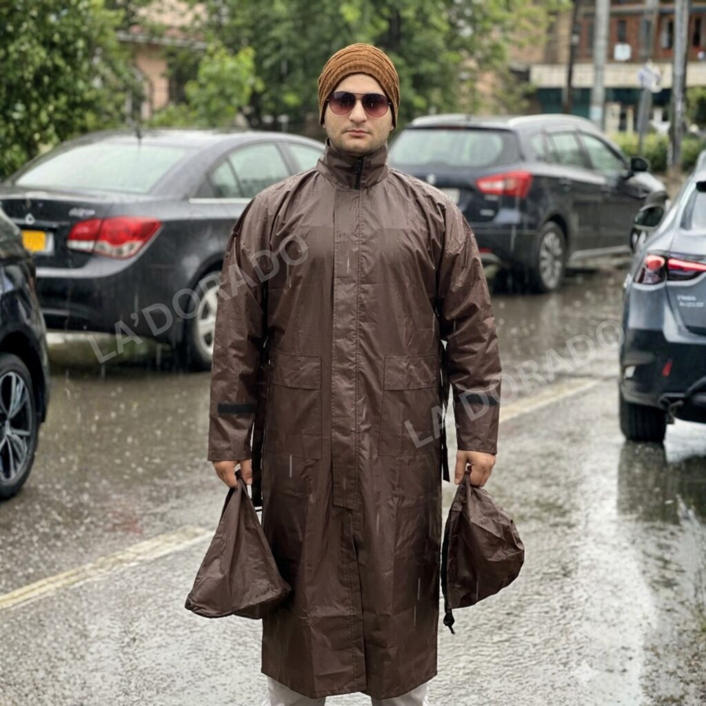 LONG COAT WITH POUCH